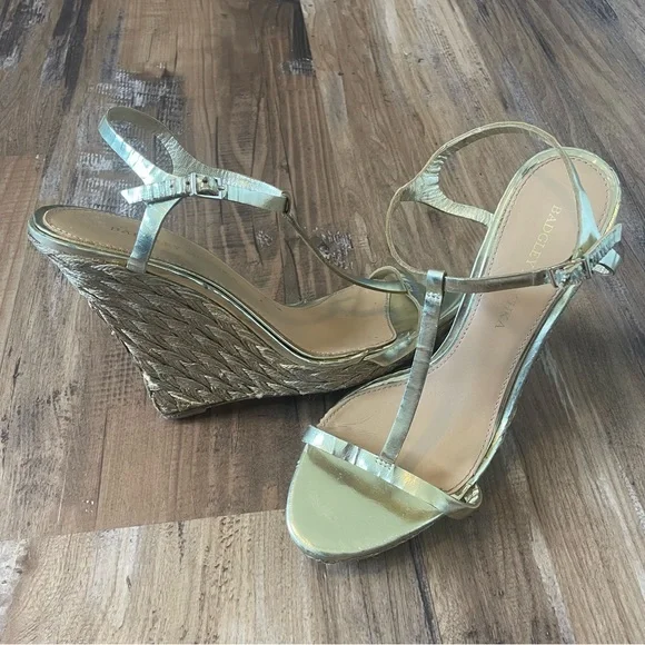 Badgley Mischka 7.5 Gold T-Strap Sling-Back Buckle Jute Wedges Heels - Picture 2 of 9